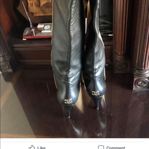 Chanelcalf  leather two tone boots size 7 - Picture 3 of 4